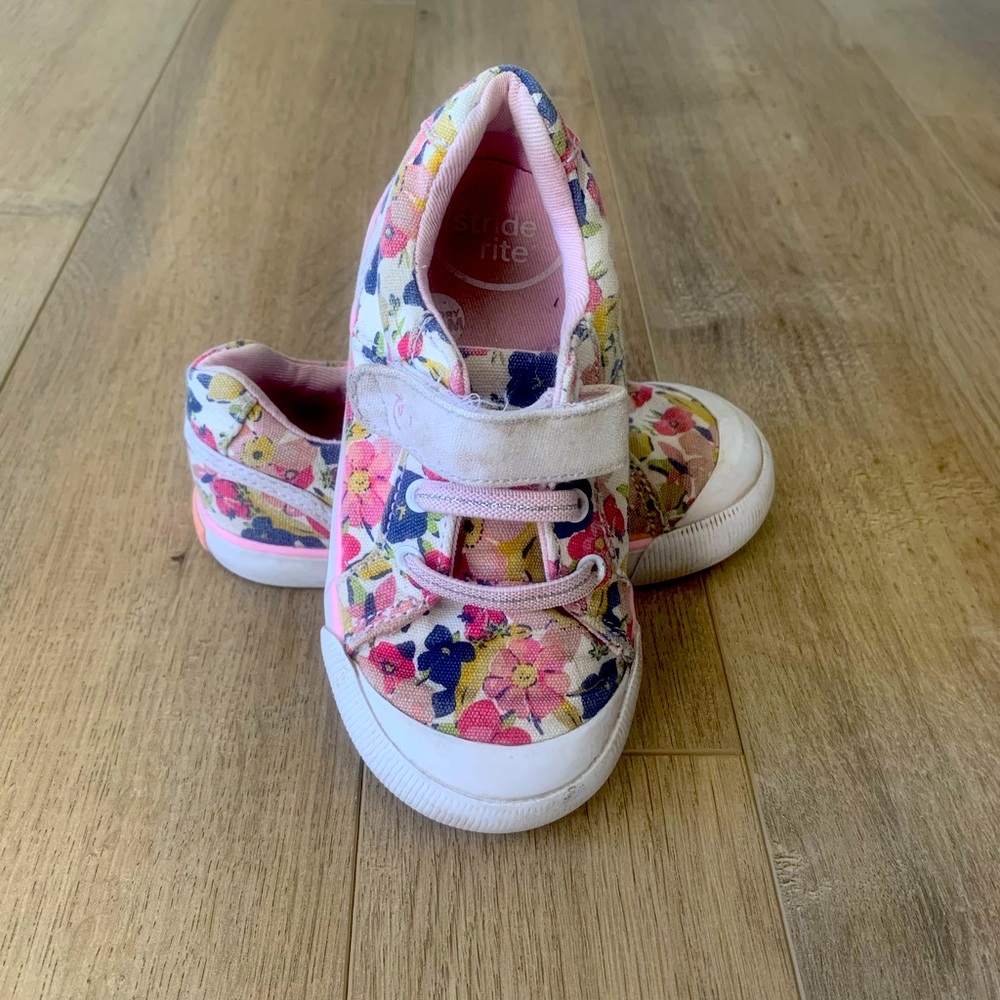 Toddler 7 Floral Stride Rites